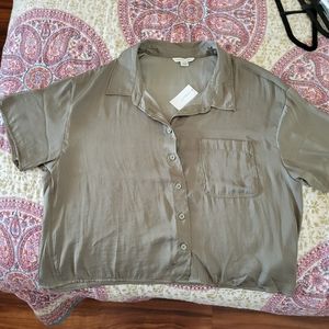 American Eagle Silky Button Up